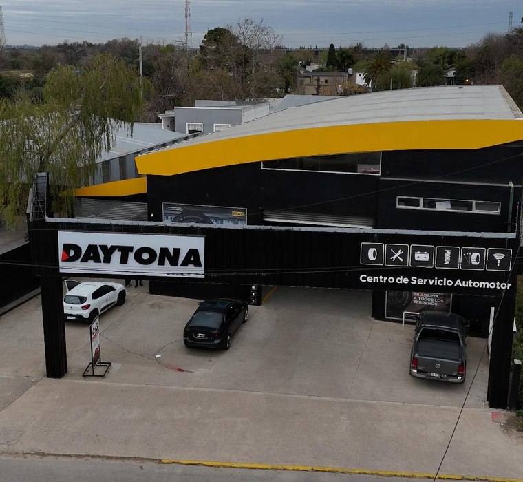 Frente de Daytona Nordelta, gomería asociada de Crafter Tires